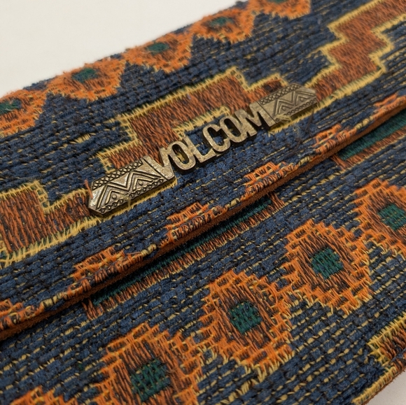 Volcom Multicolor Patterned Clutch - Picture 2 of 8